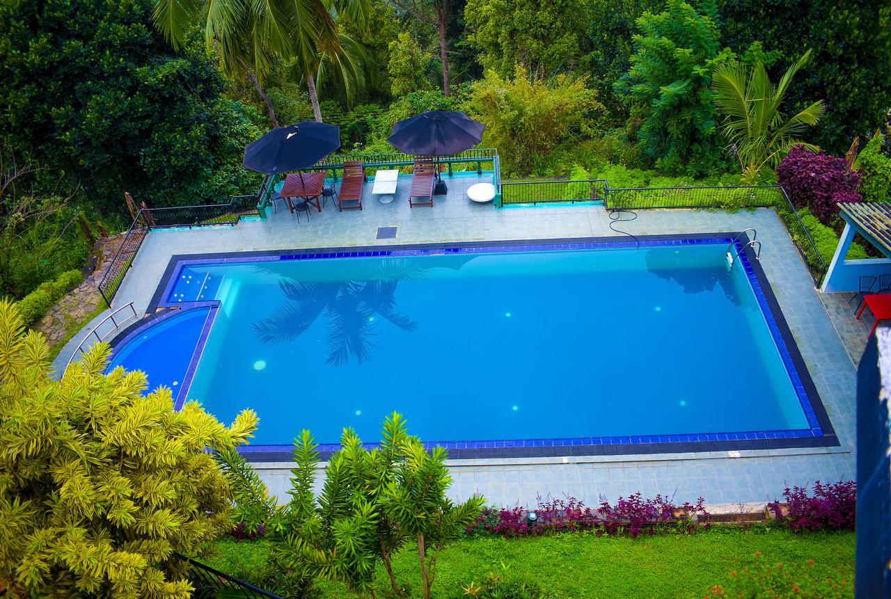 Brookside Resort By Earl'S كاندي المظهر الخارجي الصورة